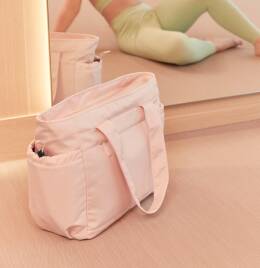 View Quadra Studio Oversized Tote